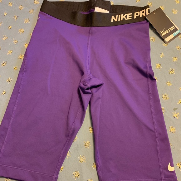Nike Pro Women’s Knee Length Training Shorts - Picture 1 of 1